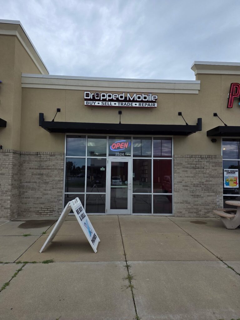 Dropped Mobile storefront at 2524 North Dirksen Parkway in Springfield, Illinois